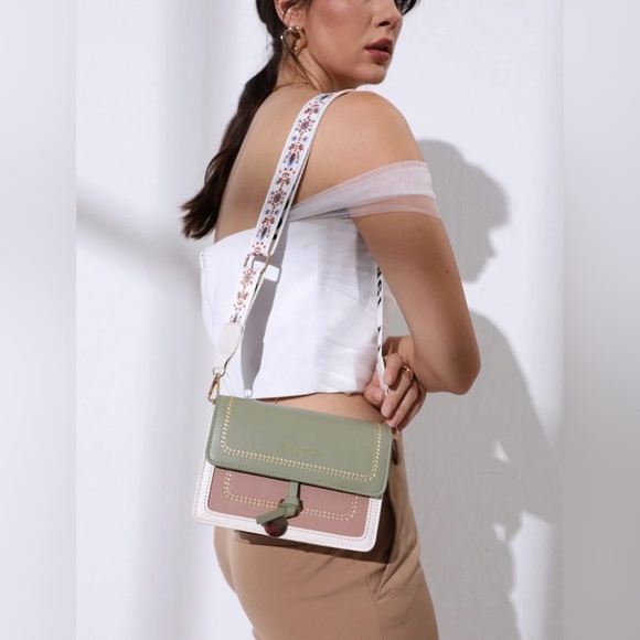 Deauty 1987 Handbags - SN & fashion. Deauty 1987 Crossbody Bag –